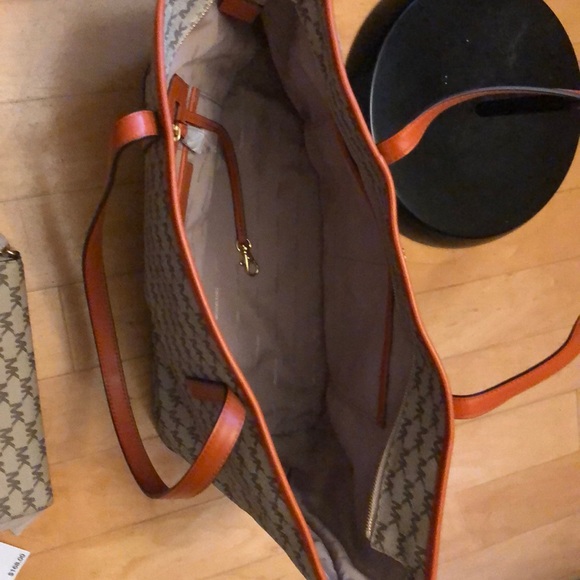 Unused Michael Kors Tote Bag+Jet Set Travel Wallet - Picture 5 of 7